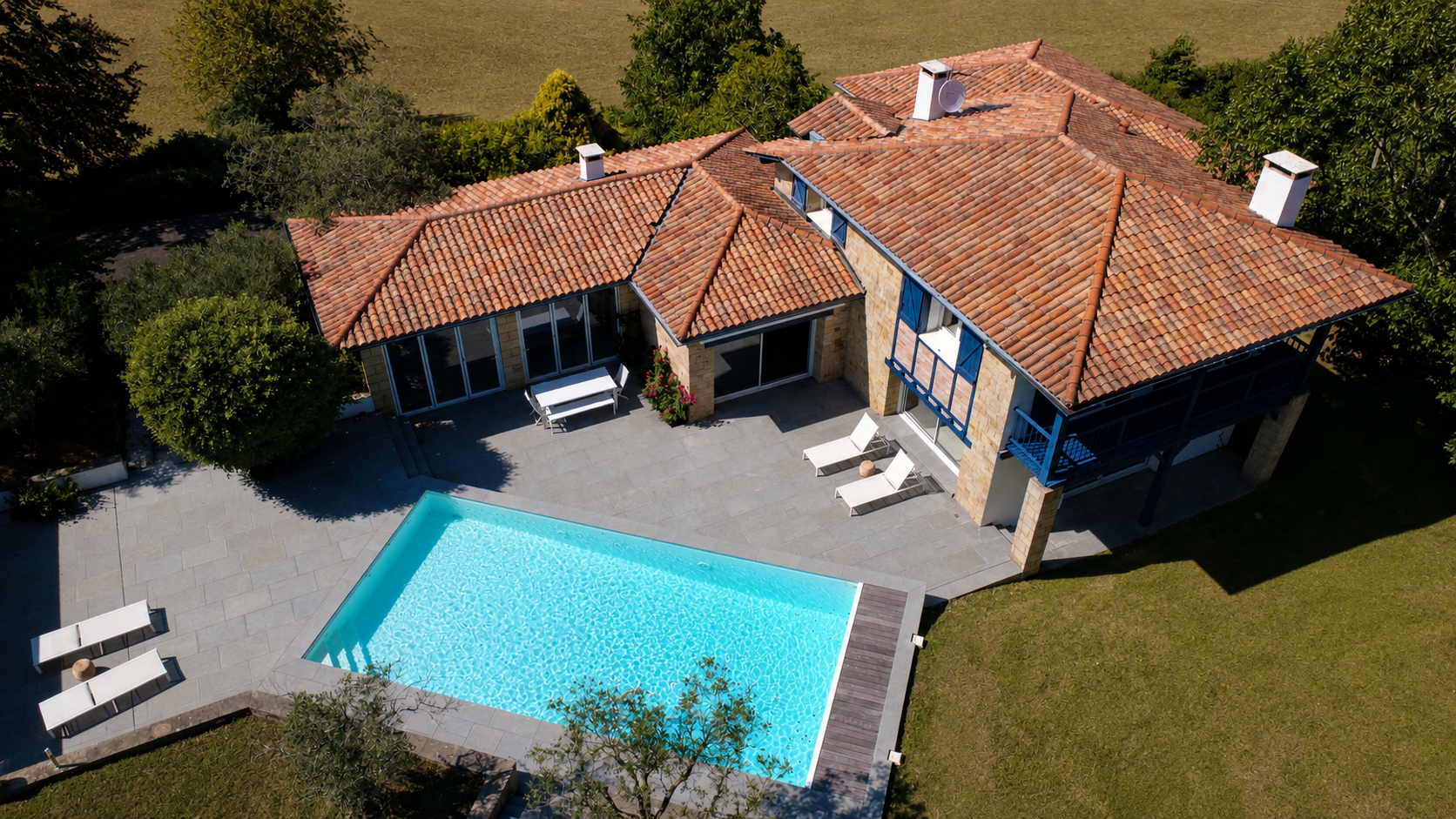 house 6 Rooms for sale on URRUGNE (64122)