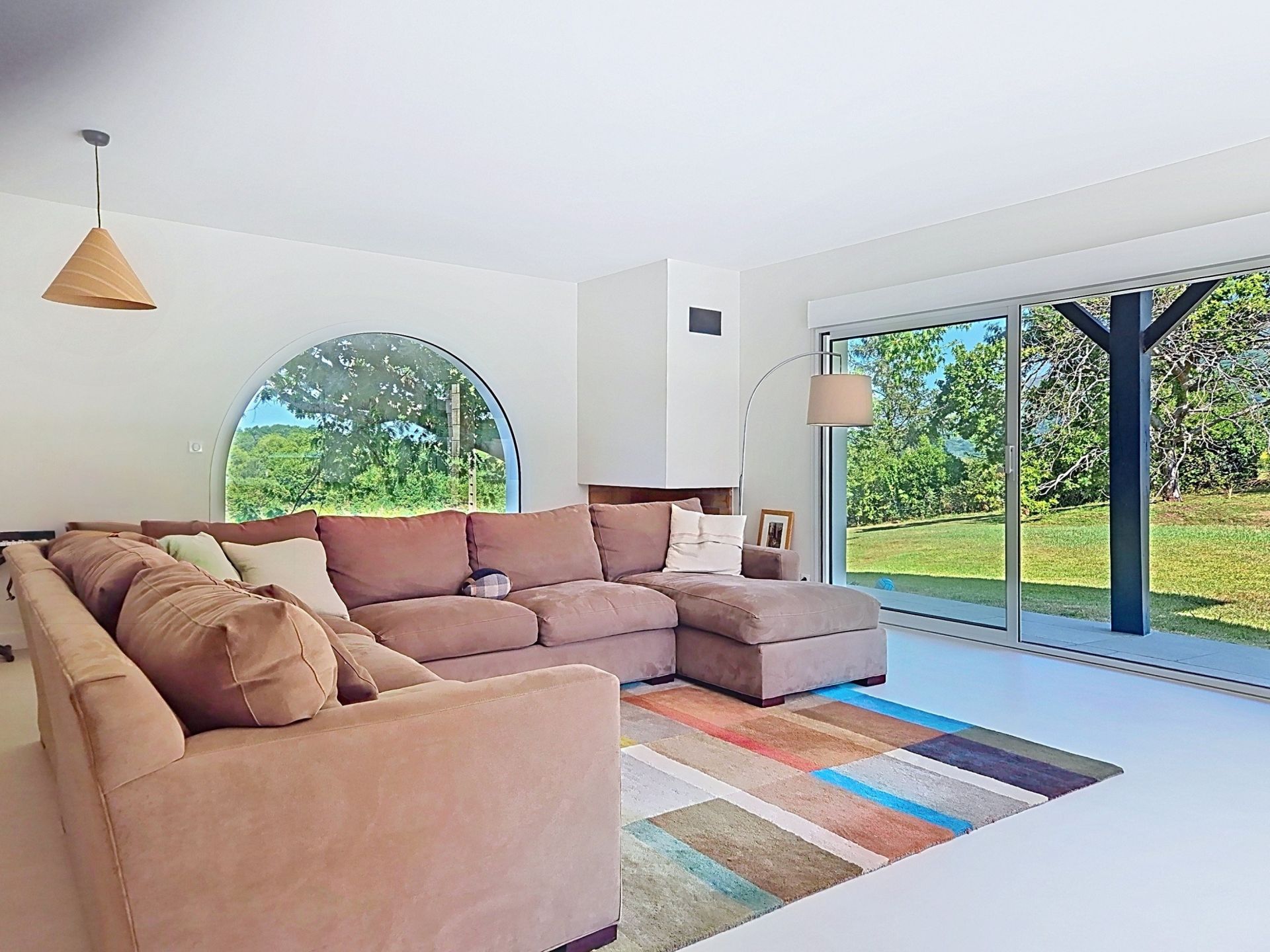 house 6 Rooms for sale on URRUGNE (64122)