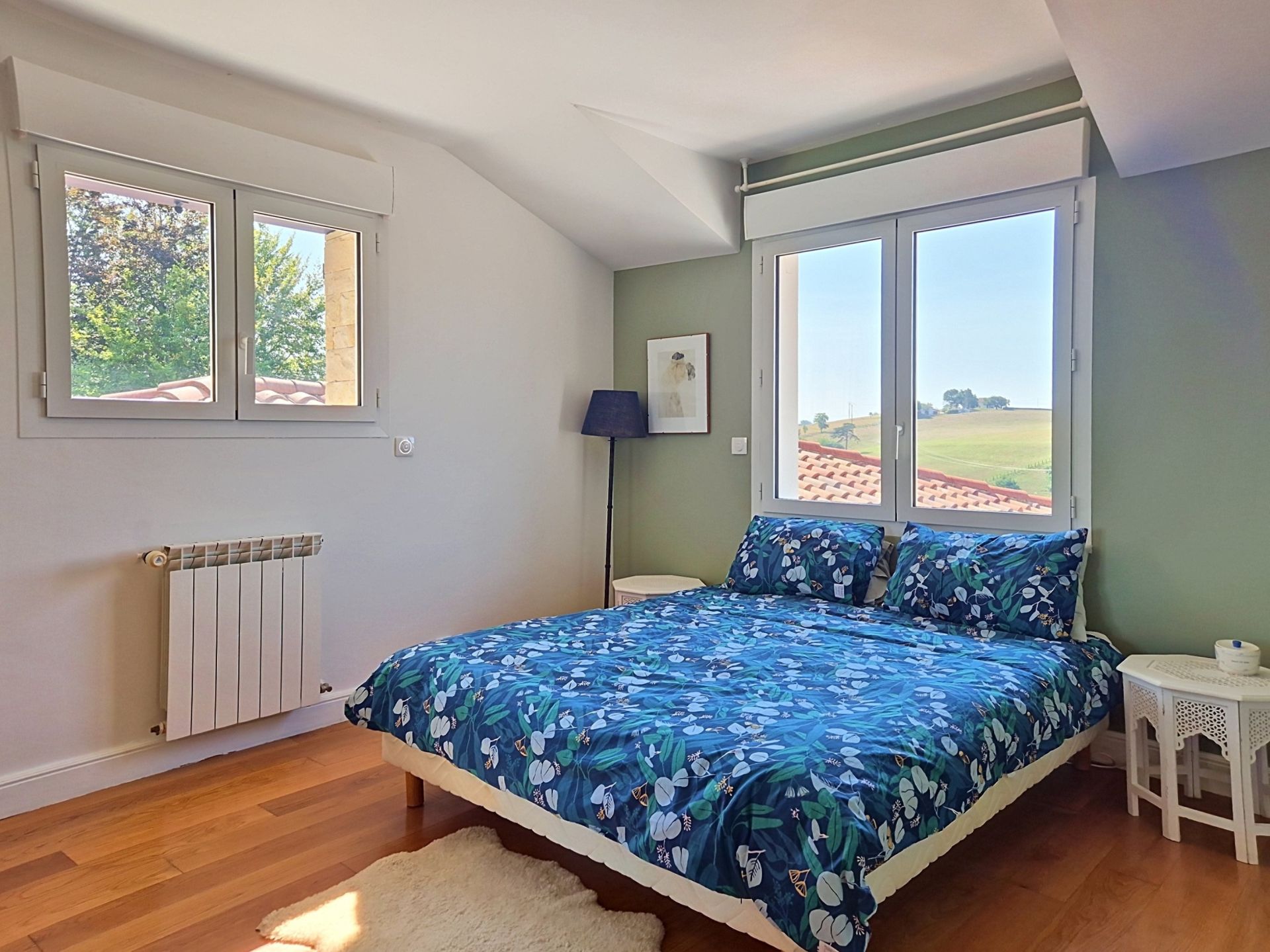 house 6 Rooms for sale on URRUGNE (64122)