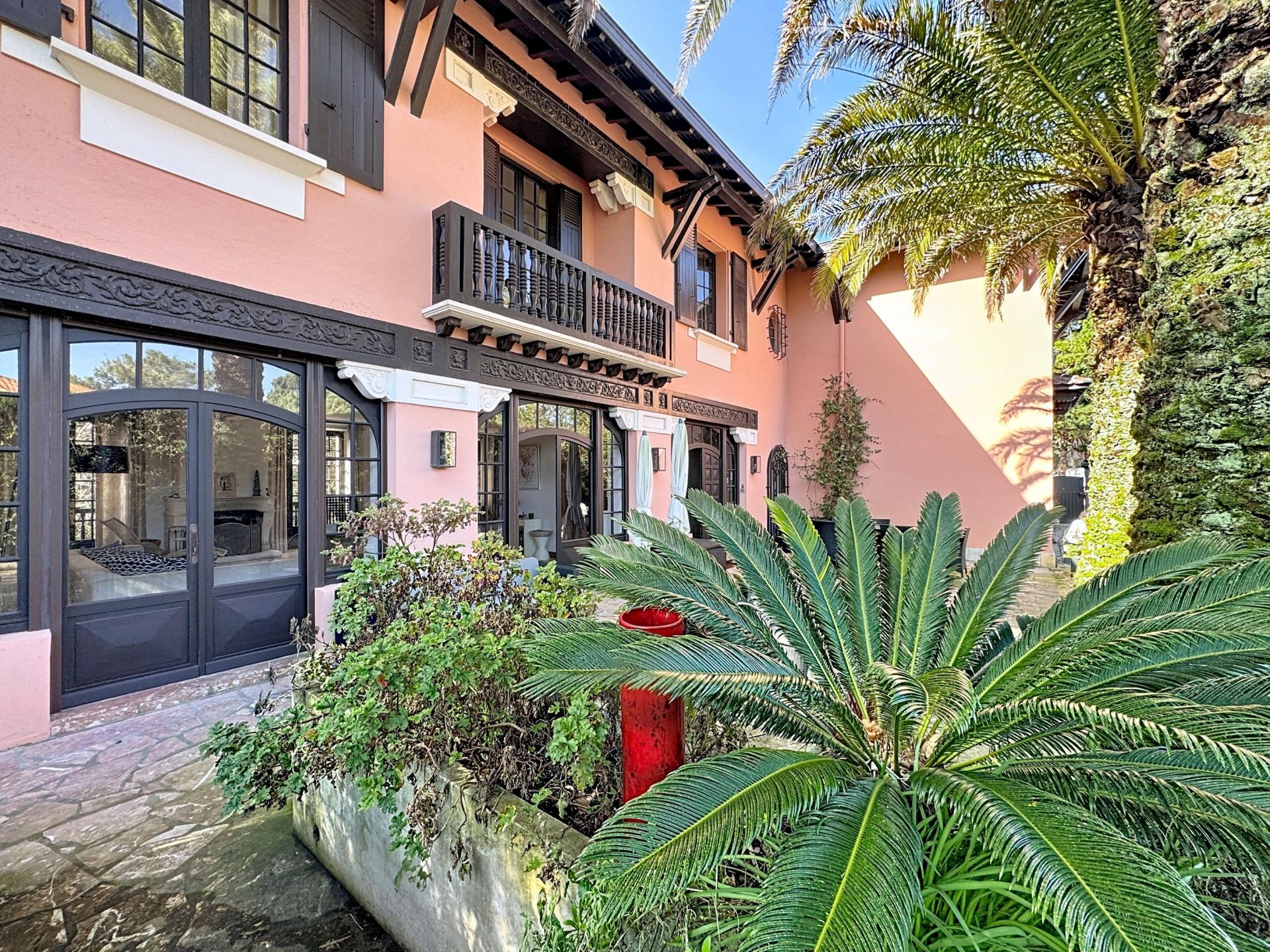 house 10 Rooms for sale on ANGLET (64600)