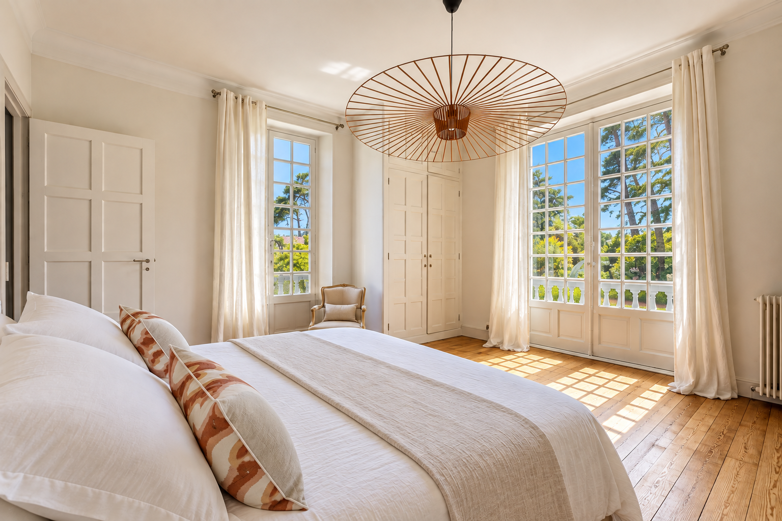 house 10 Rooms for sale on BIARRITZ (64200)