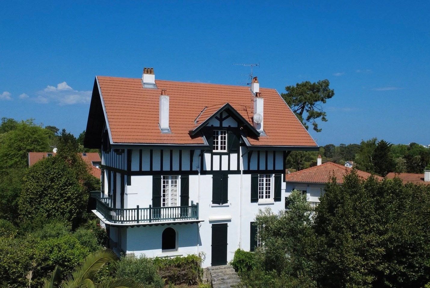 house 10 Rooms for sale on BIARRITZ (64200)