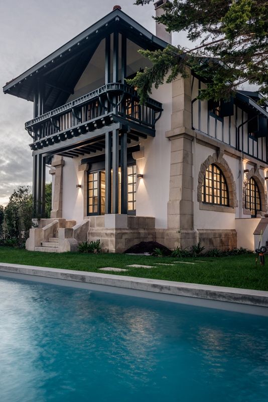 house 4 Rooms for sale on BIDART (64210)