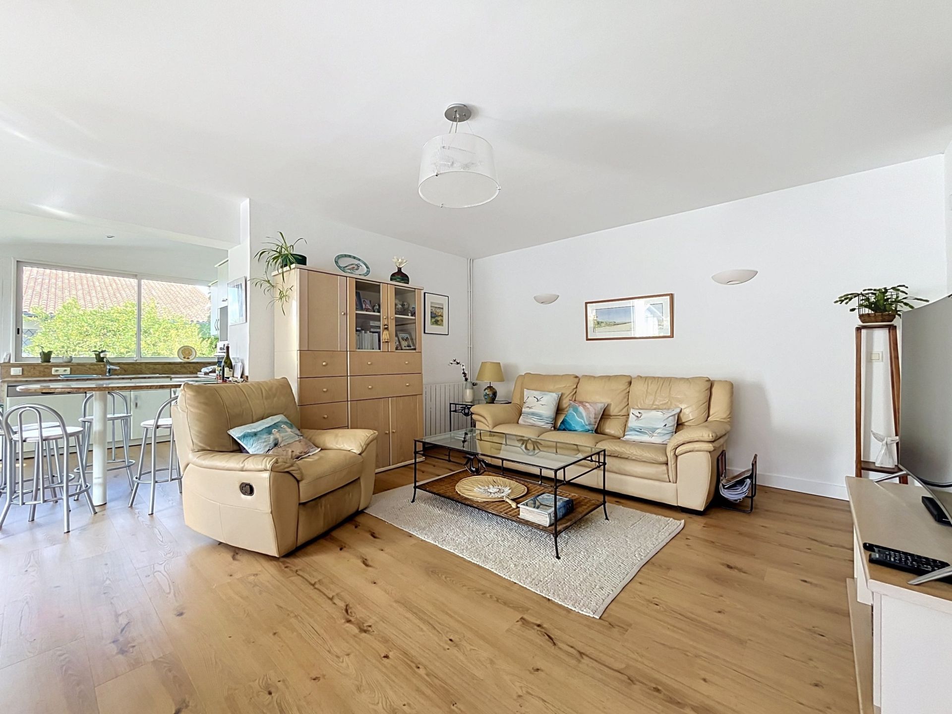house 6 Rooms for sale on CIBOURE (64500)