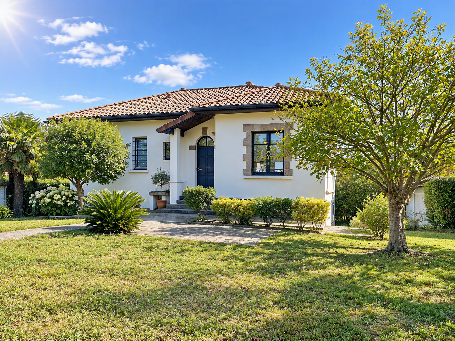 house 5 Rooms for sale on CIBOURE (64500)