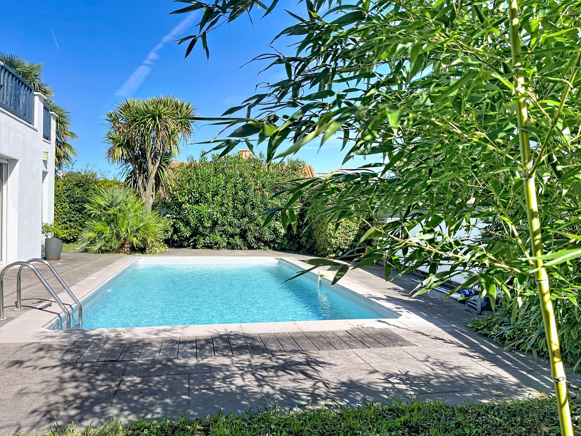 house 5 Rooms for sale on CIBOURE (64500)