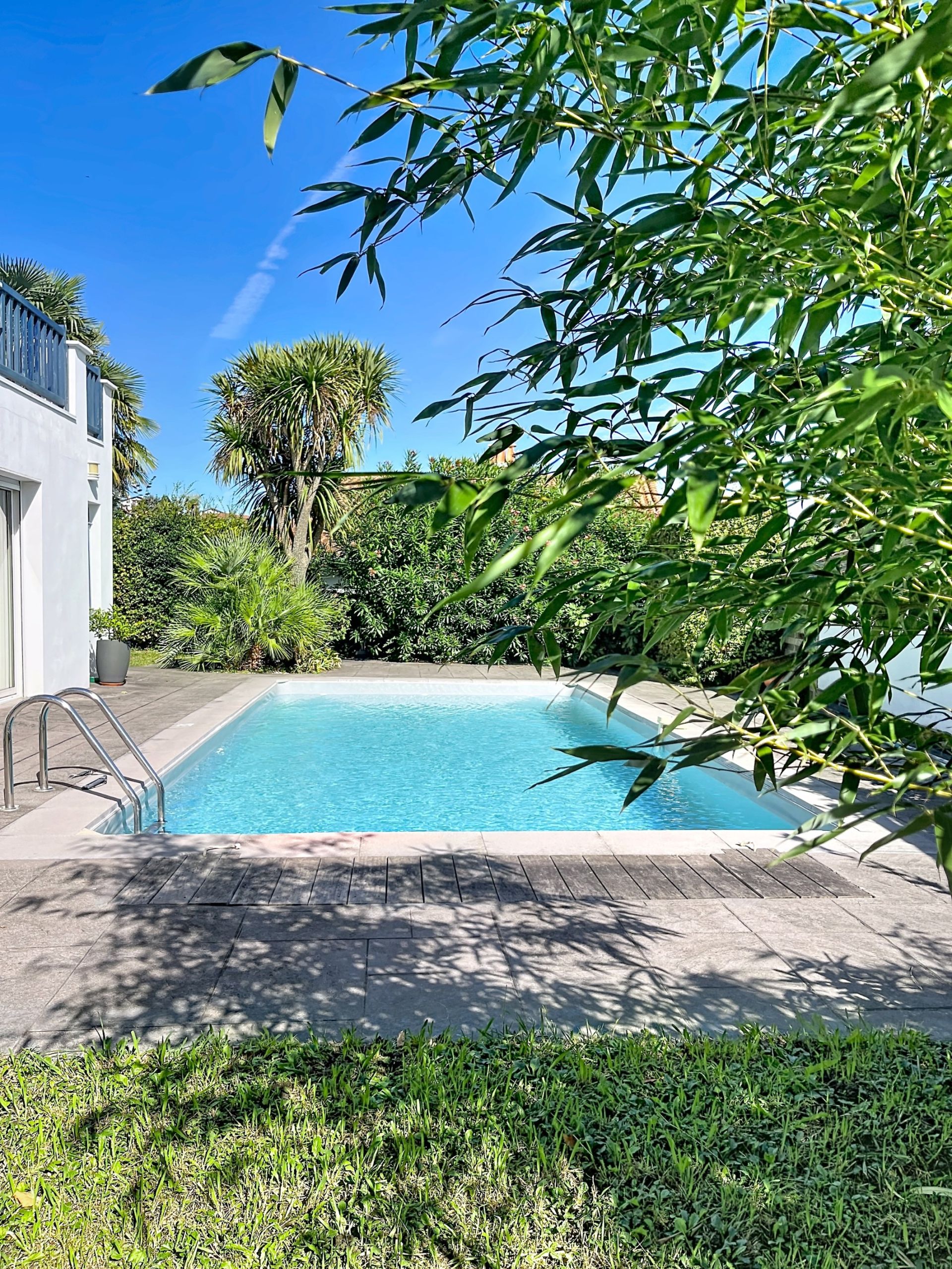 house 5 Rooms for sale on CIBOURE (64500)