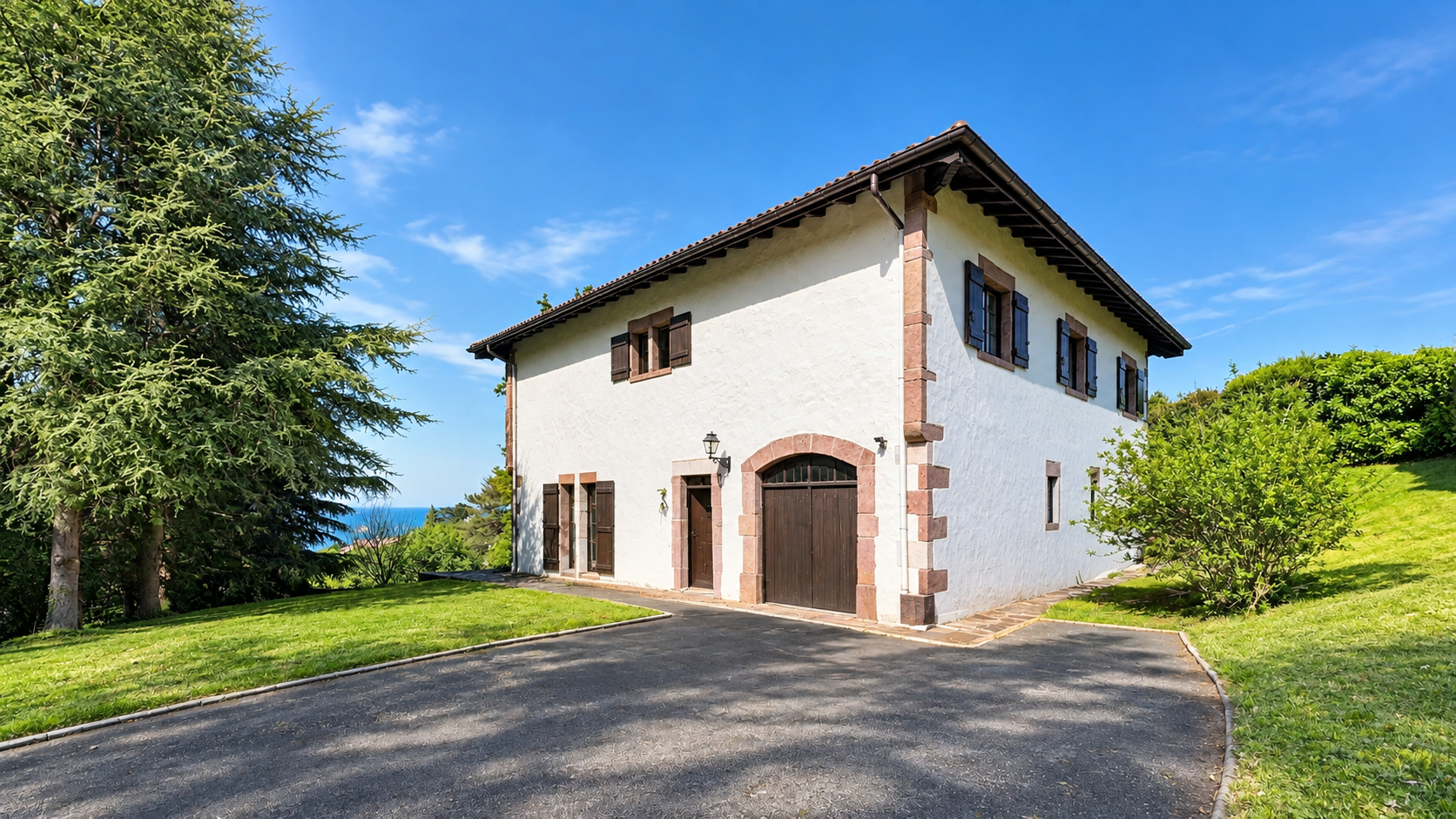 house 10 Rooms for sale on CIBOURE (64500)