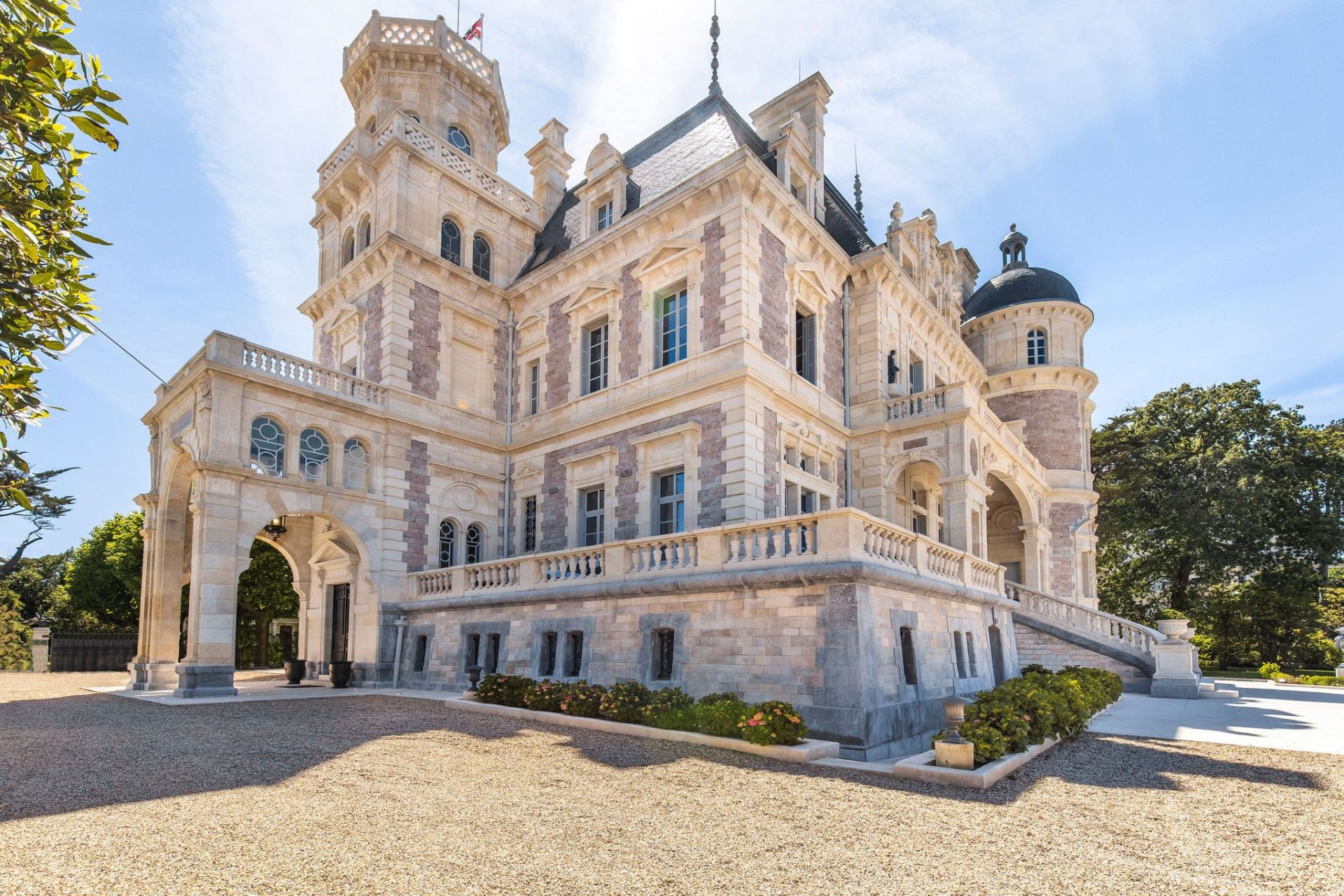 Rental Castle Biarritz (64200) 2500 m²