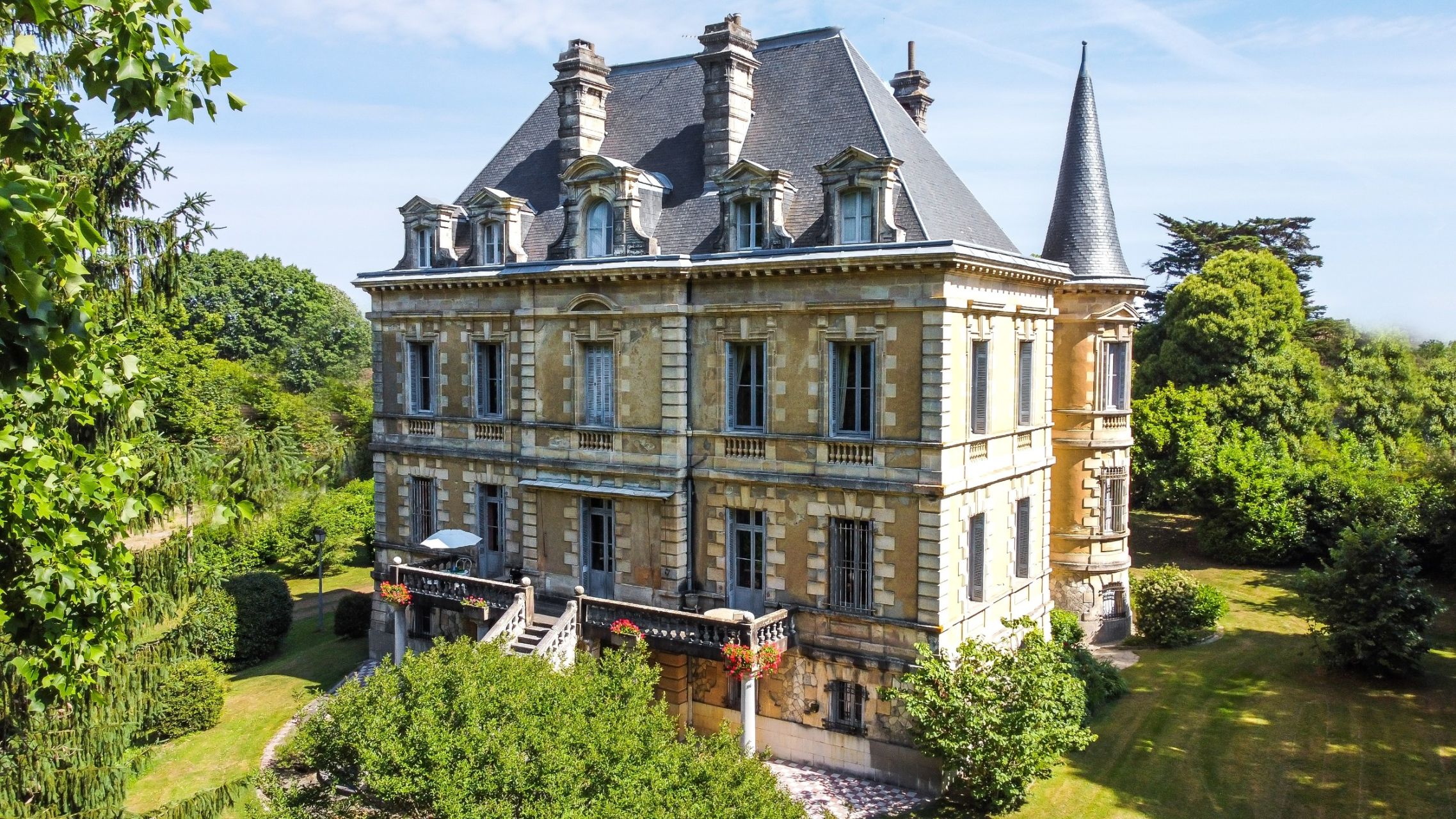 castle 15 Rooms for sale on HABAS (40290)