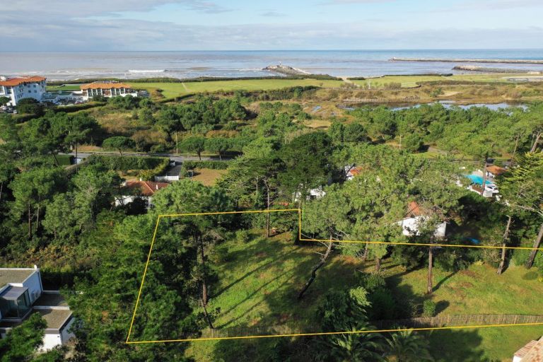 land for sale on ANGLET (64600)
