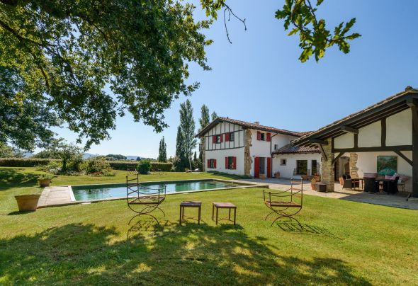 Vente Maison traditionnelle Saint-Pée-sur-Nivelle 8&nbsp;Pièces 350&nbsp;m²