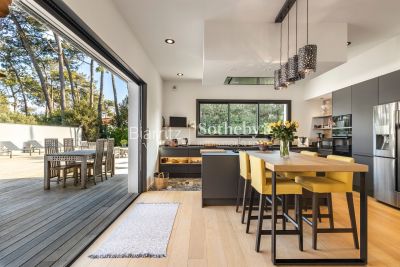 house 8 Rooms for sale on ANGLET (64600) Sale House Anglet 8 Rooms 220 m²