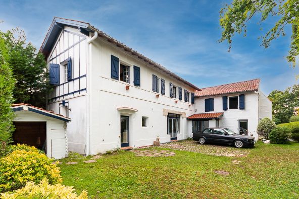 Vente Maison traditionnelle Ciboure 6&nbsp;Pièces 176&nbsp;m²