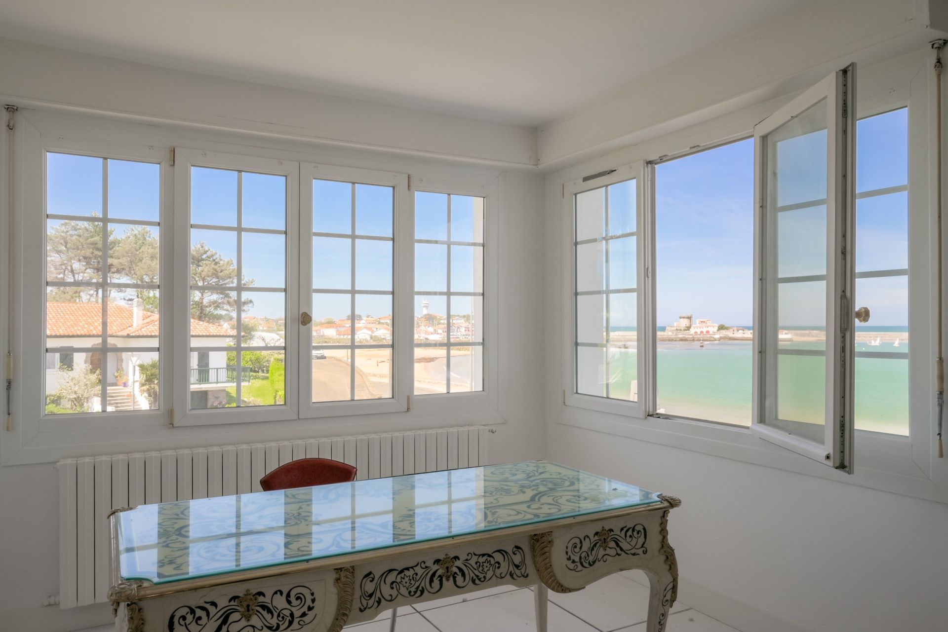 apartment 6 Rooms for sale on CIBOURE (64500)