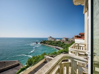 apartment 4 Rooms for sale on BIARRITZ (64200)