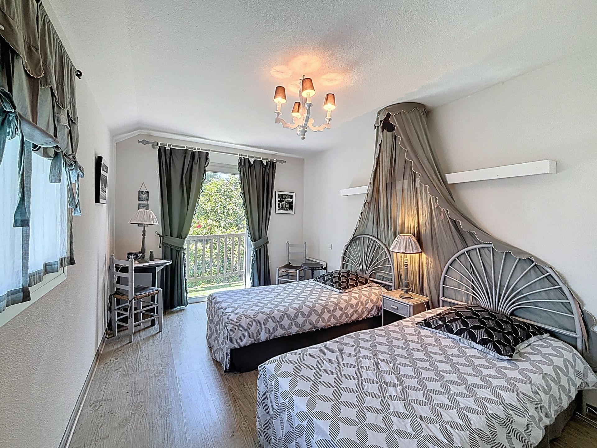 house 20 Rooms for sale on HAUT DE BOSDARROS (64800)