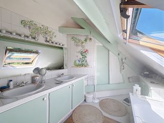 house 20 Rooms for sale on HAUT DE BOSDARROS (64800)