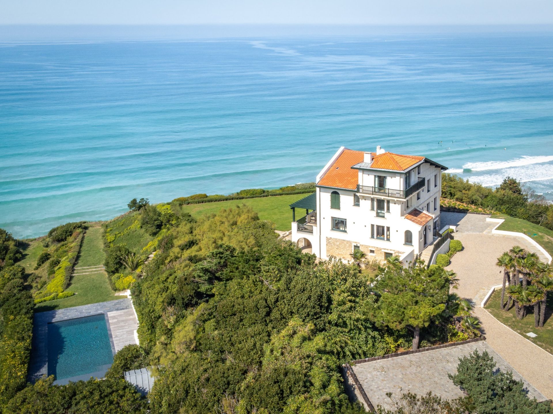 house 9 Rooms for sale on BIDART (64210)