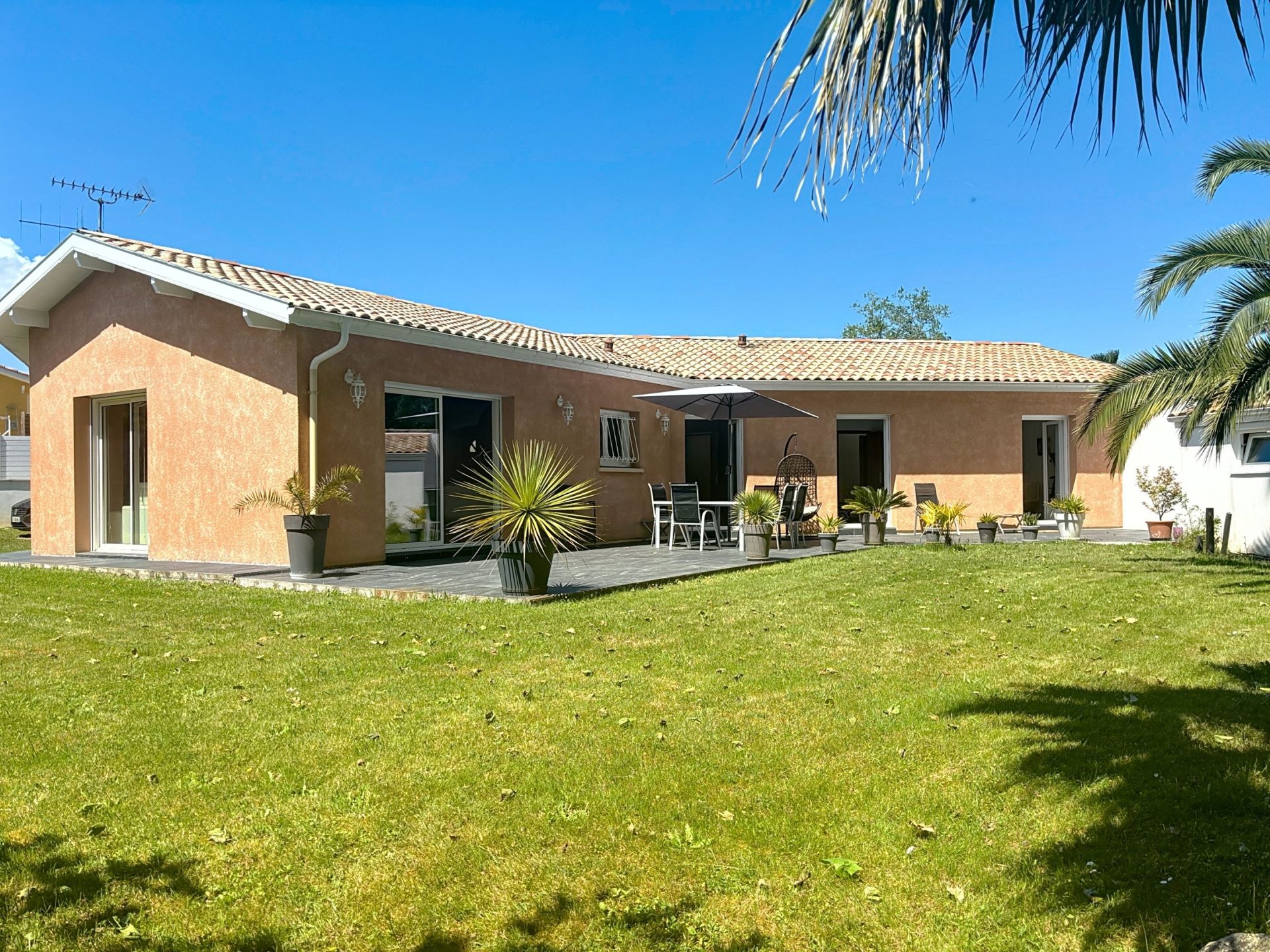 house 5 Rooms for sale on ST MARTIN DE SEIGNANX (40390)