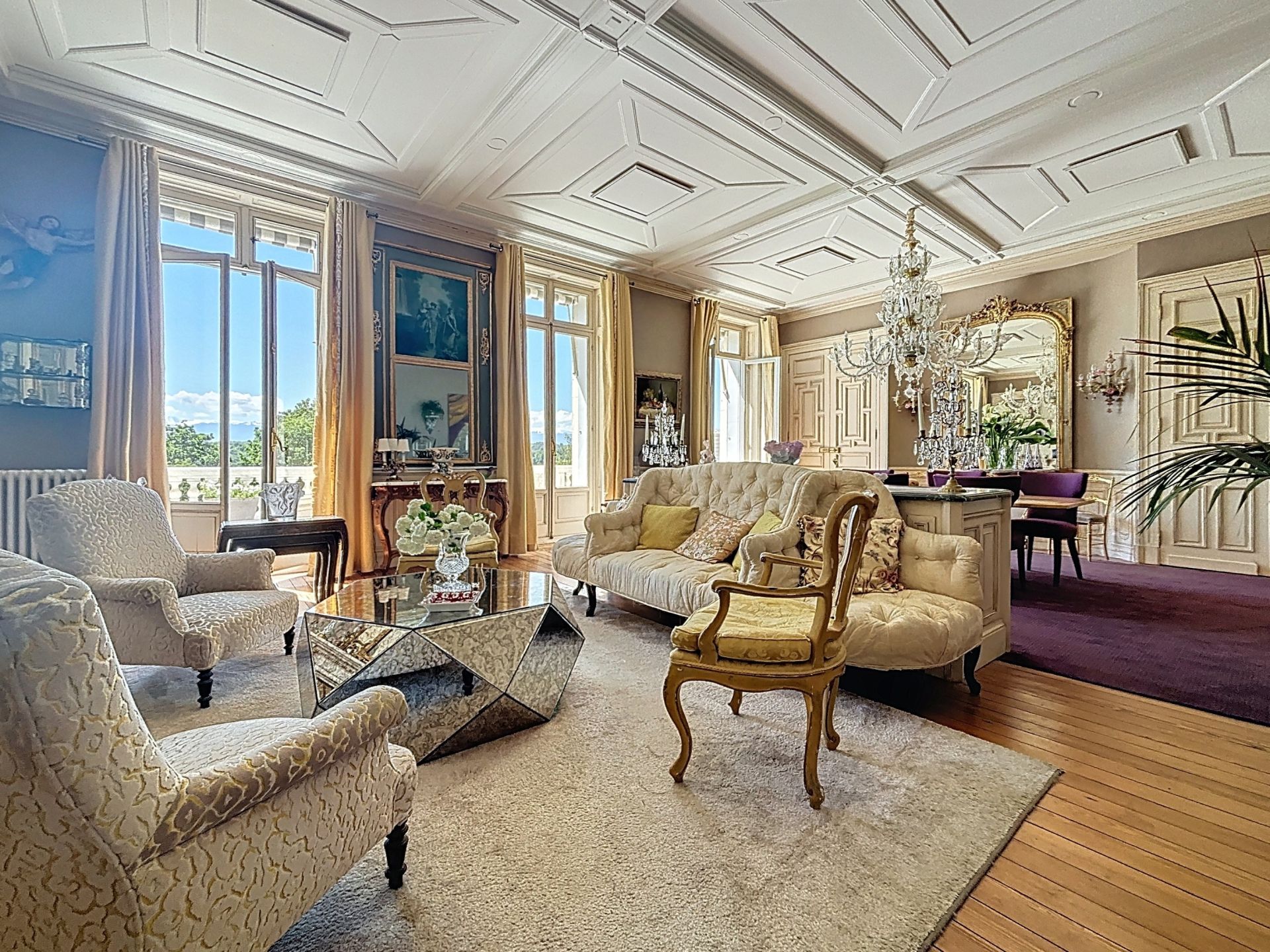 apartment 8 Rooms for sale on PAU (64000)