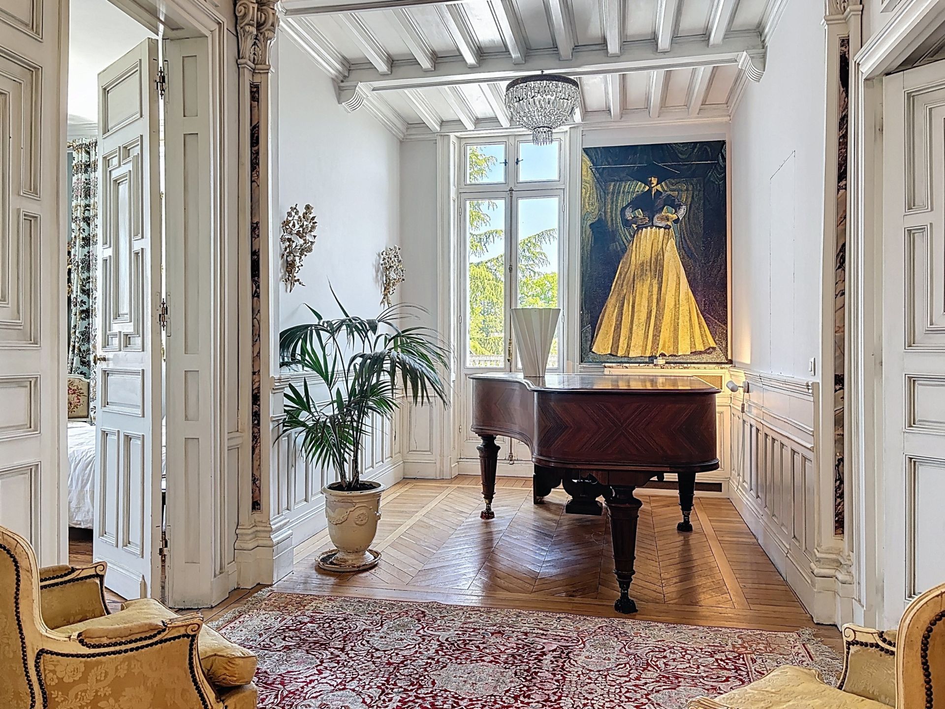 apartment 8 Rooms for sale on PAU (64000)