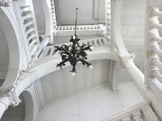 apartment 8 Rooms for sale on PAU (64000)