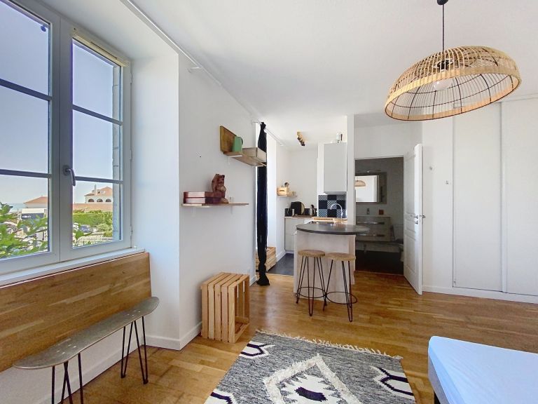 apartment 1 room for sale on GUETHARY (64210)