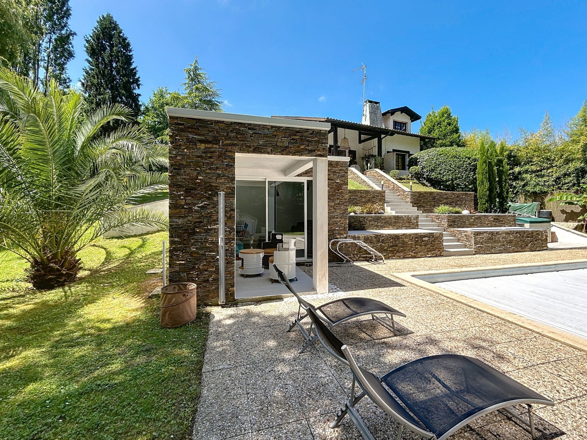 house 5 Rooms for sale on AHETZE (64210)