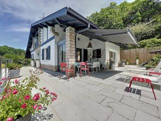 house 6 Rooms for sale on CIBOURE (64500)