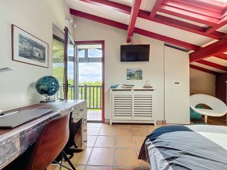 house 6 Rooms for sale on CIBOURE (64500)