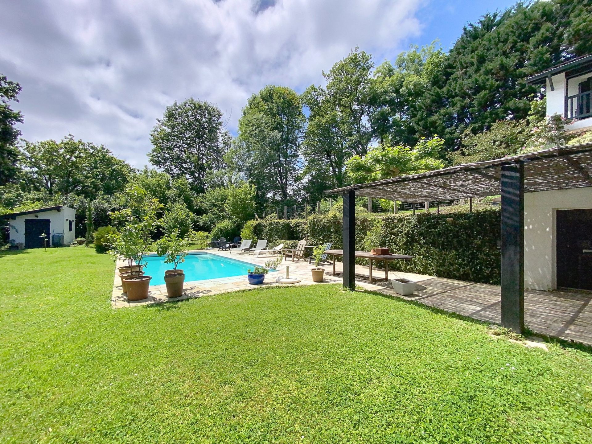 house 7 Rooms for sale on ASCAIN (64310)