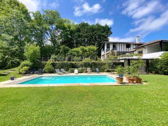 Vente Maison Ascain 7 Pièces 250 m²