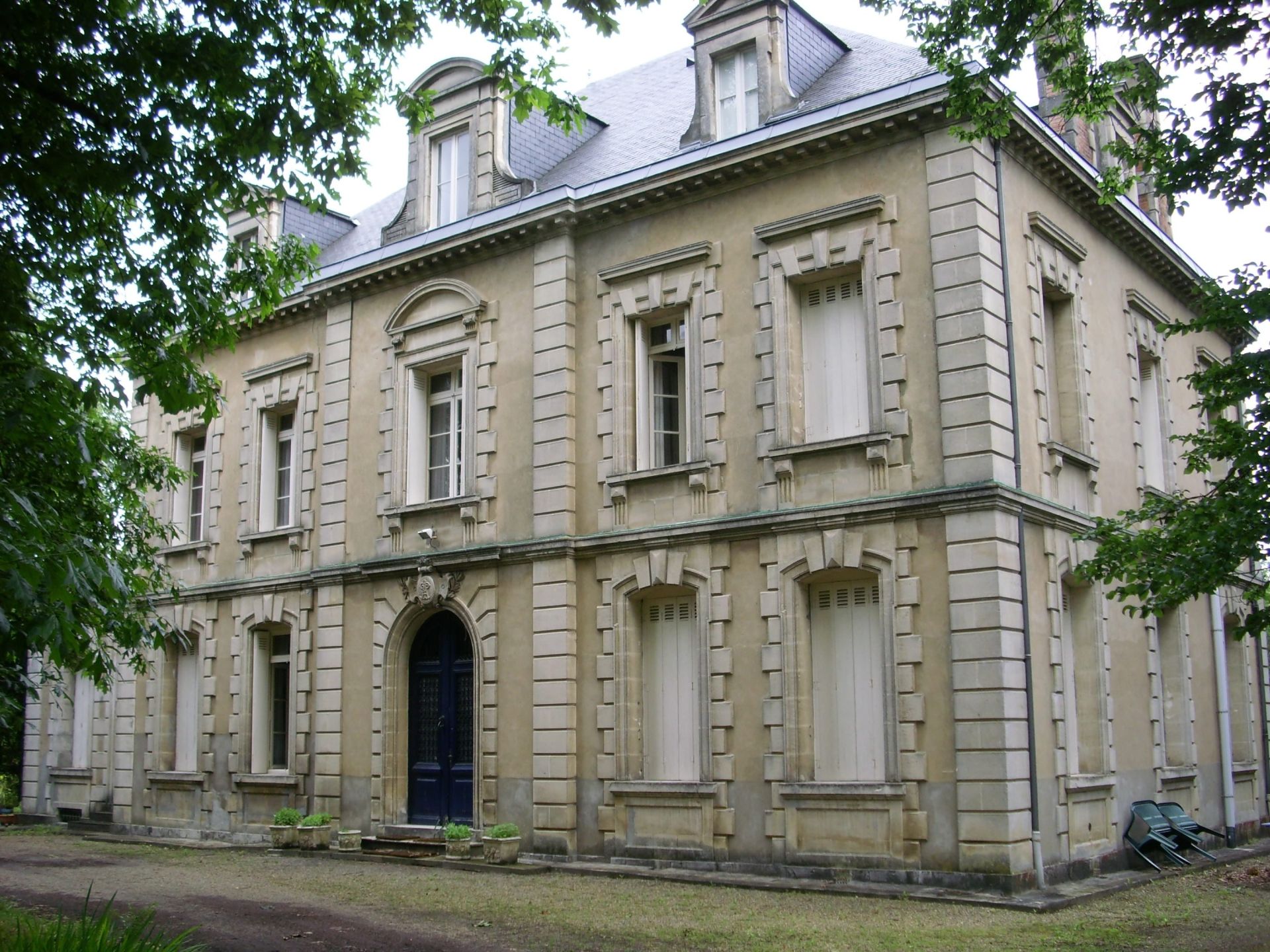 castle 15 Rooms for sale on DAX (40100)