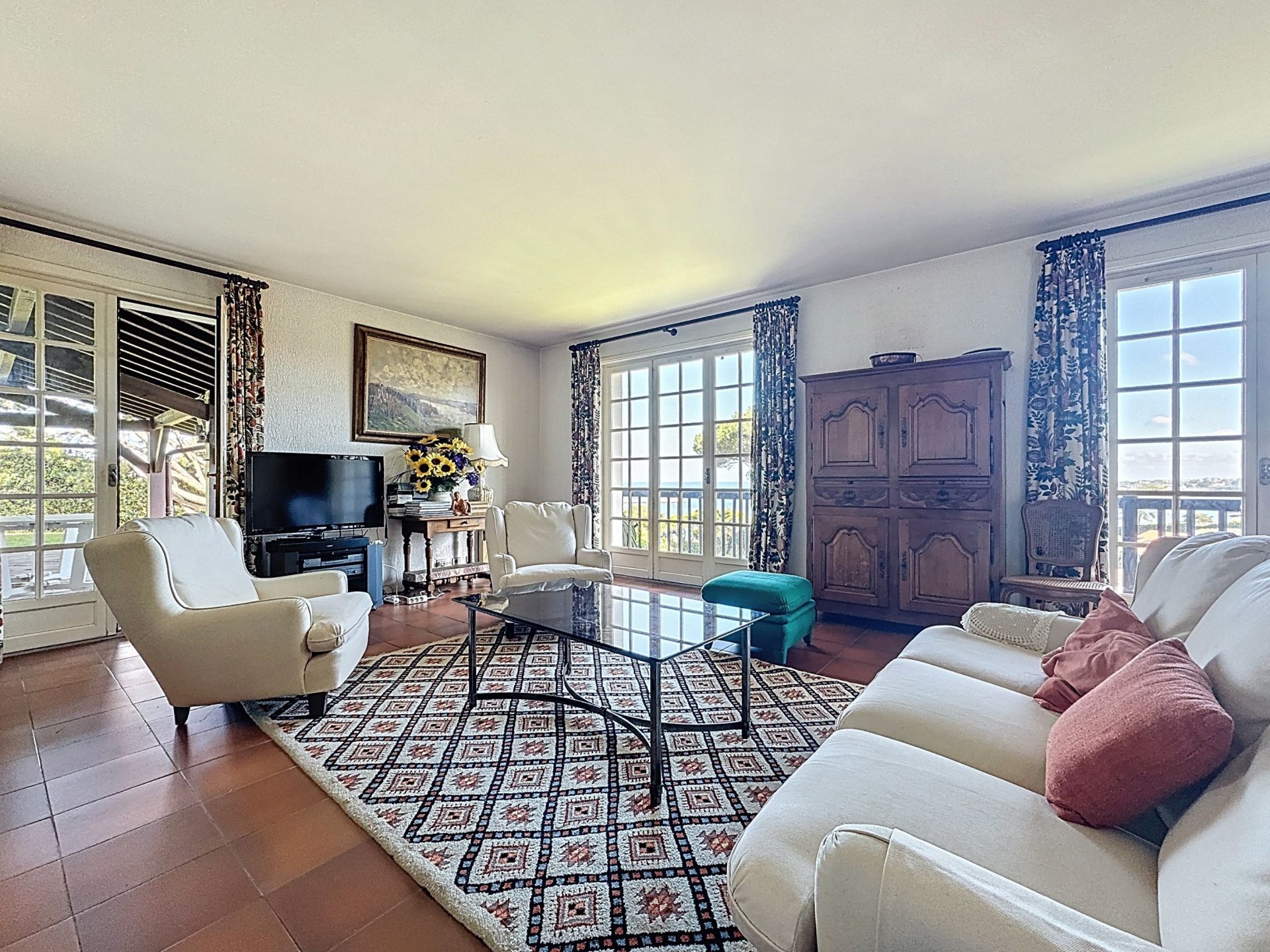 house 8 Rooms for sale on CIBOURE (64500)