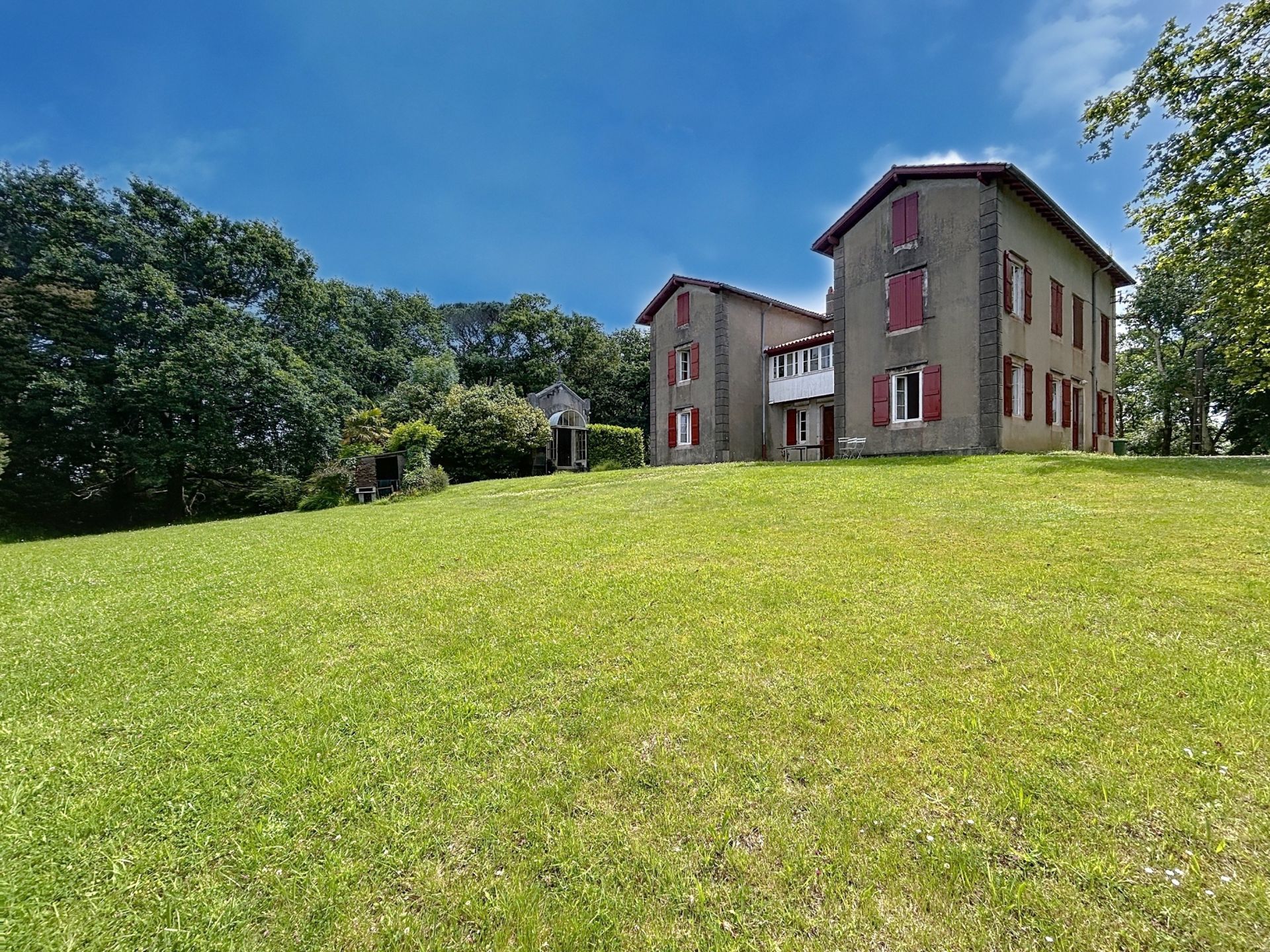 maison 16 Pièces en vente sur ST PEE SUR NIVELLE (64310)